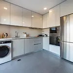 Modern & Quiet 2br 2 Baths 4 Balconies & Lift Apartment Ilhavo