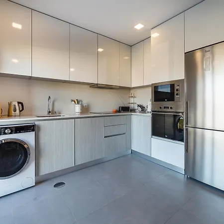 Modern & Quiet 2br 2 Baths 4 Balconies & Lift Apartamento Ílhavo