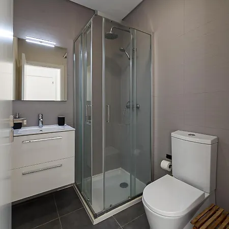 Modern&quiet 2br 2 Baths 4 Balconies&lift Apartment *