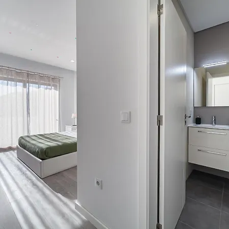 Modern&quiet 2br 2 Baths 4 Balconies&lift Apartment