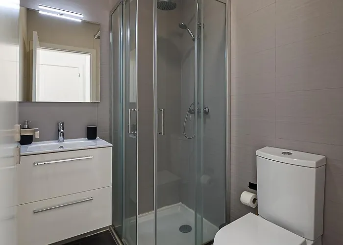 Modern & Quiet 2br 2 Baths 4 Balconies & Lift Apartment *