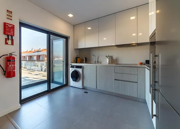 Apartment Modern & Quiet 2br 2 Baths 4 Balconies & Lift Ilhavo