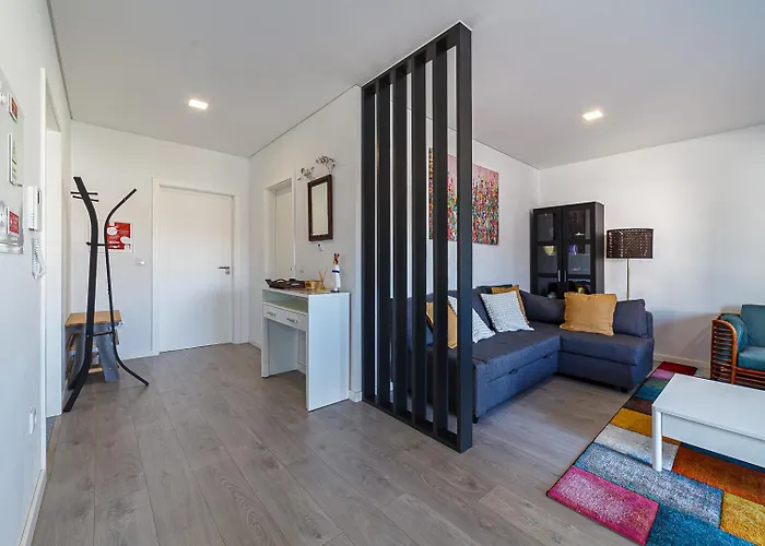 Modern & Quiet 2br 2 Baths 4 Balconies & Lift Apartment *